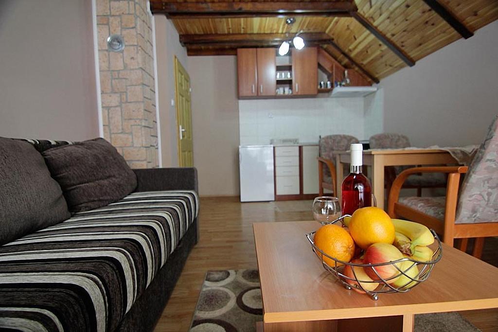Apartments Andric Kaludjerske Bare Habitación foto